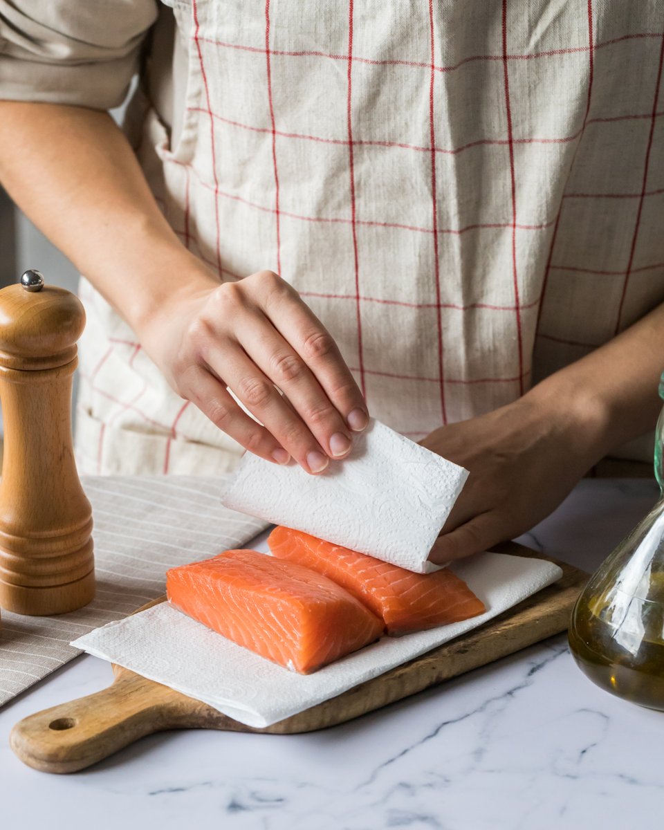 ClubRoyalOnline's tweet photo. 📝 Cómo cocinar correctamente el salmón a la plancha: https://t.co/5FtpyLX8oP