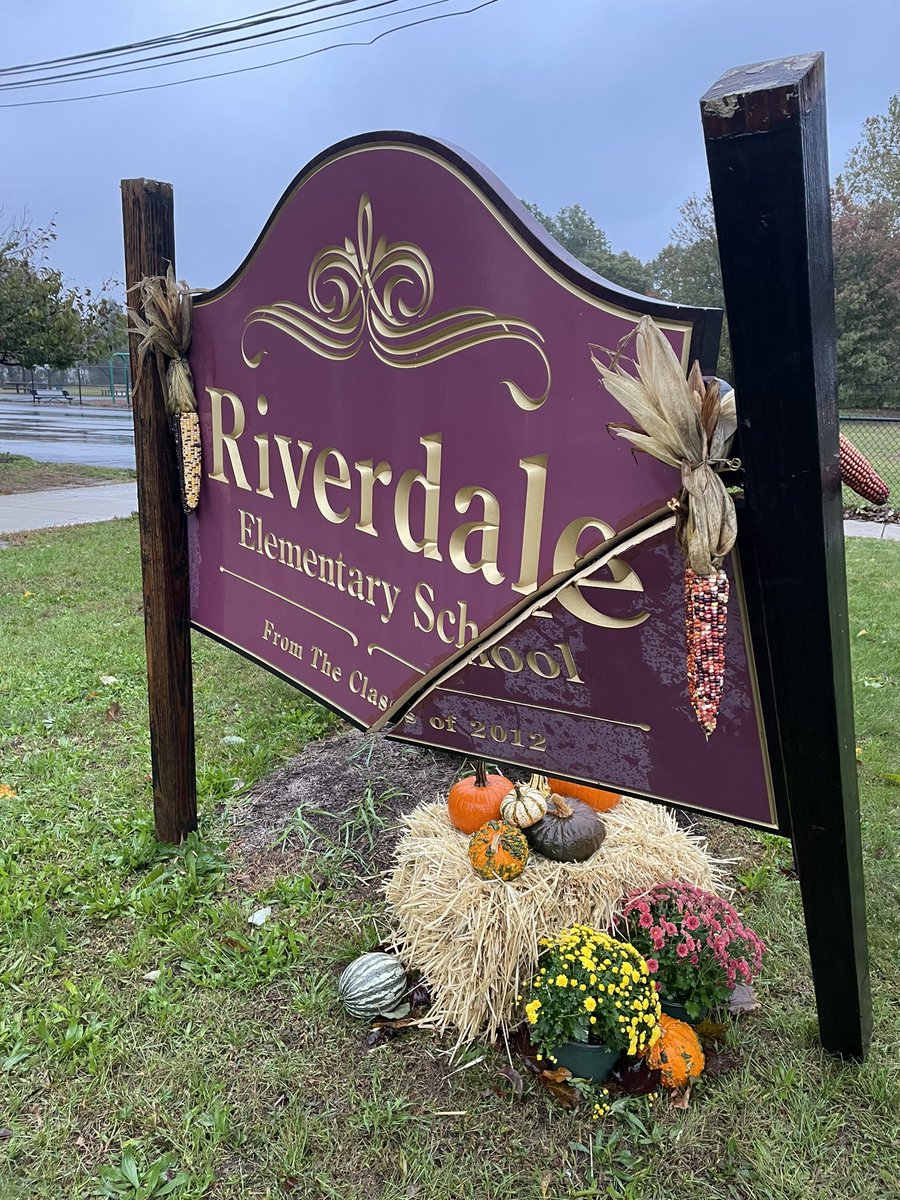 We may crack a little in the wind, but we still stand!! 

Be careful out there this morning!!

PS - PTO decorations still look PERFECT! Must’ve sprung for the good stuff!!

<a href="/DedhamSchools/">Dedham Public Schools</a> #Dedham