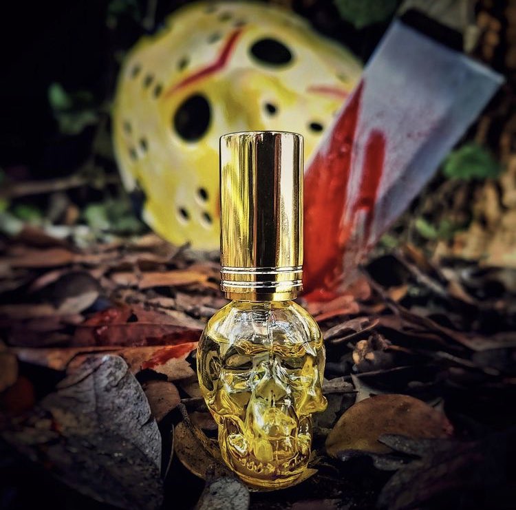SerpentandFlame's tweet photo. Spooky skulls. Ready for Halloween?? I can’t believe it’s almost here. 

I’m hoping to do one more run of these body oils this year. What scents would you like in a skull?

Final Girl, J2, Geralt and Hades are currently available. 

https://t.co/rs40VCY7s2

📷 by @CrittersMomma https://t.co/0yKn2o7Q6u