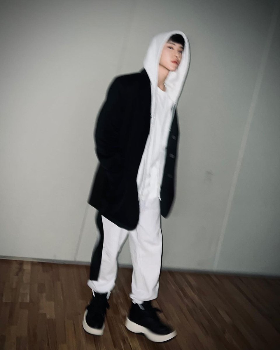 ksygram's tweet photo. ho5hi_kwon ig post! 

#호시 #HOSHI @pledis_17 https://t.co/GaEcHUpW0T