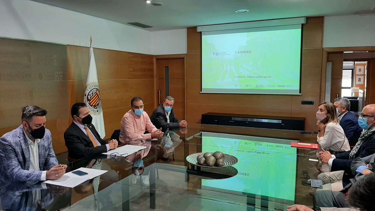 catenerg's tweet photo. Hui reforcem la nostra aportació a #CiutatNeutra #MissionsValència amb la incorporació de @vlcclimaenergia al conveni entre la càtedra i @LasNavesINN 

Gràcies per la confiança 🙏

Continuem treballant per l'aliança entre la @UPV i la ciutat! #LivingLabClimaticoUPV https://t.co/YSH1eggUpU