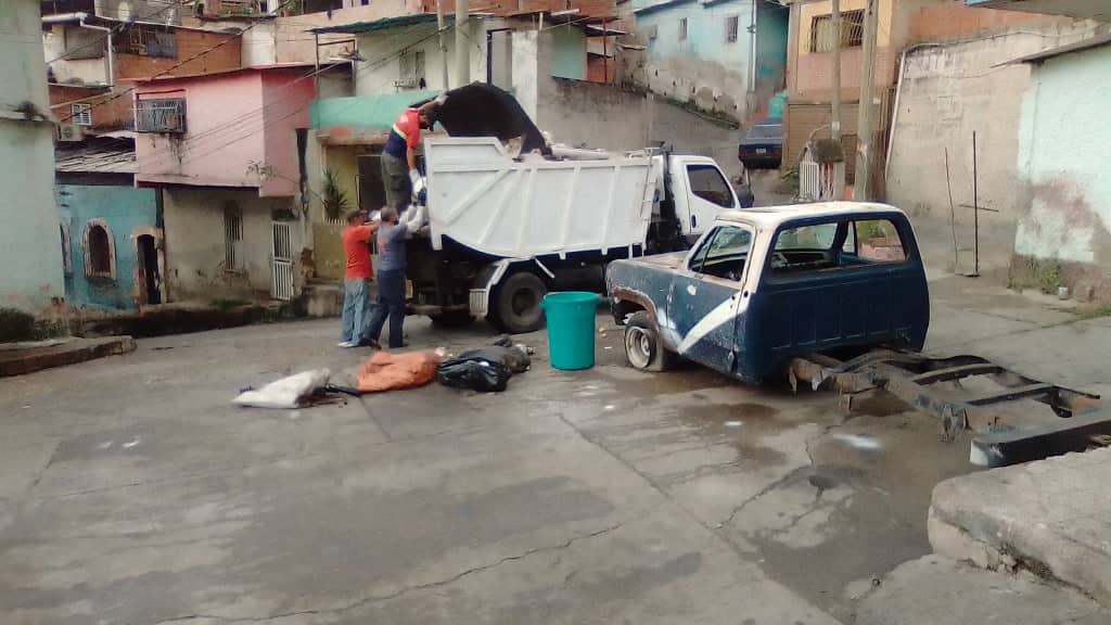 gep_'s tweet photo. @Supra_Ccs Sigue trabajando dando el todo por el todo mientras tanto tu qué haces?

@Joselopezpsuv @NicolasMaduro @gestionperfecta @NestorLReverol

#SupraNoSeDetiene
#YoCuidoCaracas
#VenezuelaTieneConQue https://t.co/r24QNRQ3PX