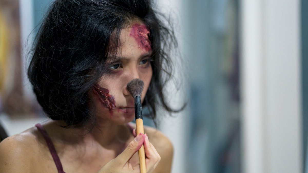 soyoleeds's tweet photo. This half term take part in a workshop with the Special FX students from @leedscitycoll If your kids love blood and gore then this is perfect for them! The workshop is on daily at @thackraymuseum until Friday 29th October #leedshalfterm #leedshalloween #leeds https://t.co/w685UxOItD