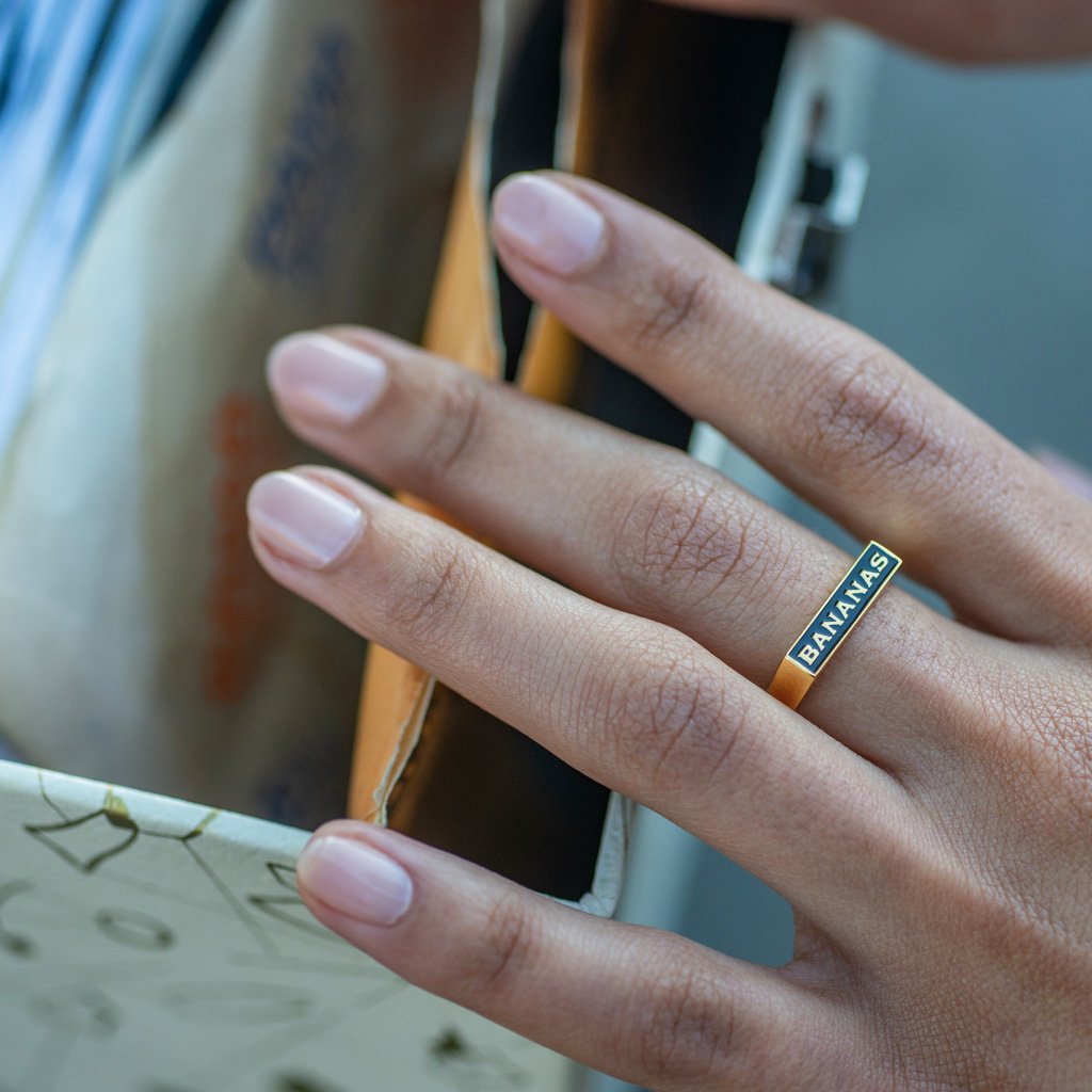 krisnations's tweet photo. Our early holiday sale is bananas 🍌B-A-N-A-N-A-S 🍌Save 30% site-wide with code SHOPEARLY✨

Bananas Ring available in #sterlingsilver and 18k gold vermeil in sizes 5-10

#Bananas #jewelrysale #bananassignetring #krisnations https://t.co/tv5jXUEV1Z