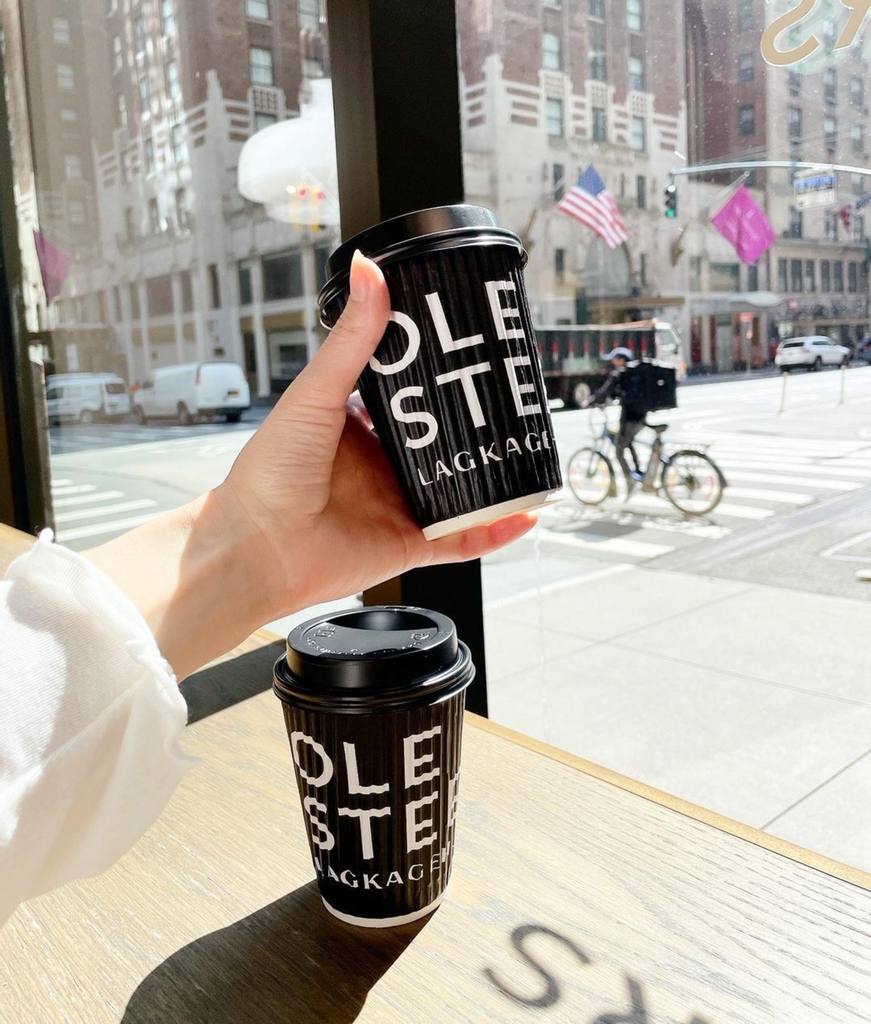 Drip coffee, latte, mocha, matcha, red eye, quadruple espresso -- whatever caffeine you need to start your hump day, we've got it!

📸: @mimimi__cun via Instagram