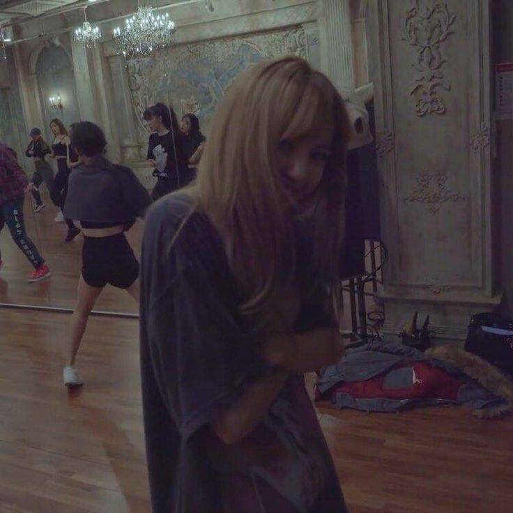 lalisahourIy's tweet photo. cutie
#리사 #LISA https://t.co/XnypepPeW9