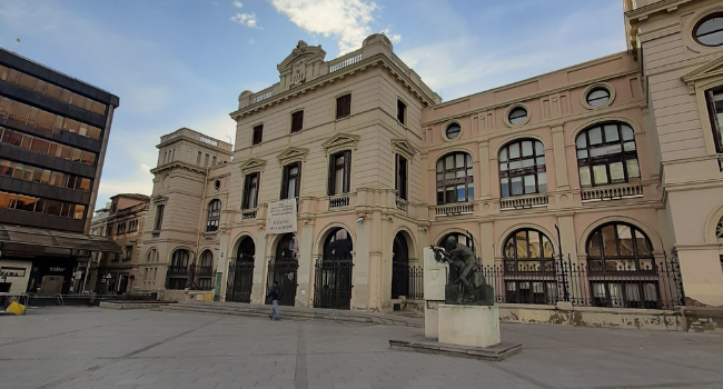 Aj_Sabadell's tweet photo. #NOTÍCIA ➡️ La Junta de Portaveus aprova una moció per reclamar el traspàs real de Rodalies a la Generalitat
📌 Més informació: https://t.co/fu4hKX6kxf
#Sabadell #RumbAlFutur #JuntaPortaveus https://t.co/RCFEsAQHTL