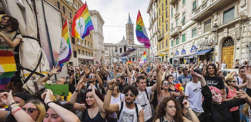 Il centrodestra affossa il #DDLZan. Il senatore Calderoli invita a non fare una porcata (lui che se ne intende) e a stoppare l'iter della legge contro l'omotransfobia. Credo sia chiaro a tutti chi oggi ha fatto davvero la porcata. Chiedetelo a loro 👇