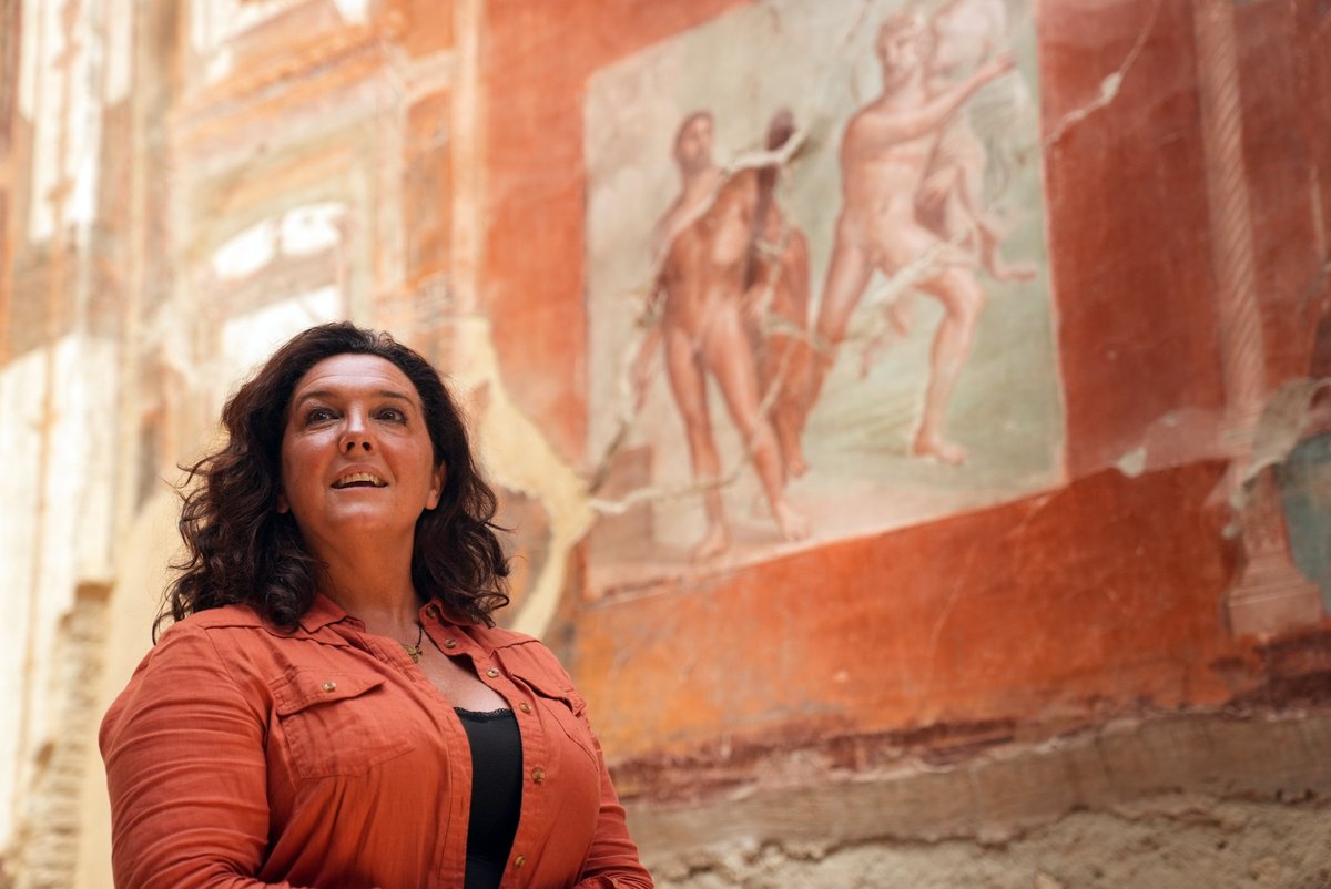 @bettanyhughes is looking at the latest research from #Pompeii and #Herculaneum to reveal the true stories of the victims of #Vesuvius. Tune into @channel5_tv at 9pm tomorrow for Pompeii: Secrets of the Dead!

#SecretsOfTheDead #Roman #History