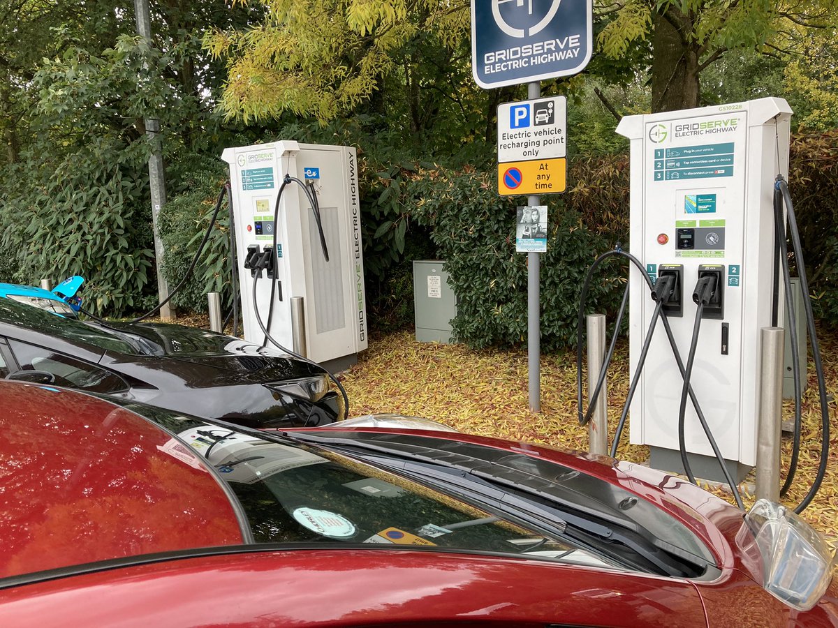 paulnelson01's tweet photo. @ElecHighway three people waiting for one chademo charger. This needs a massive overhaul if we are to encourage electric car ownership. https://t.co/FSwIR4vS8V