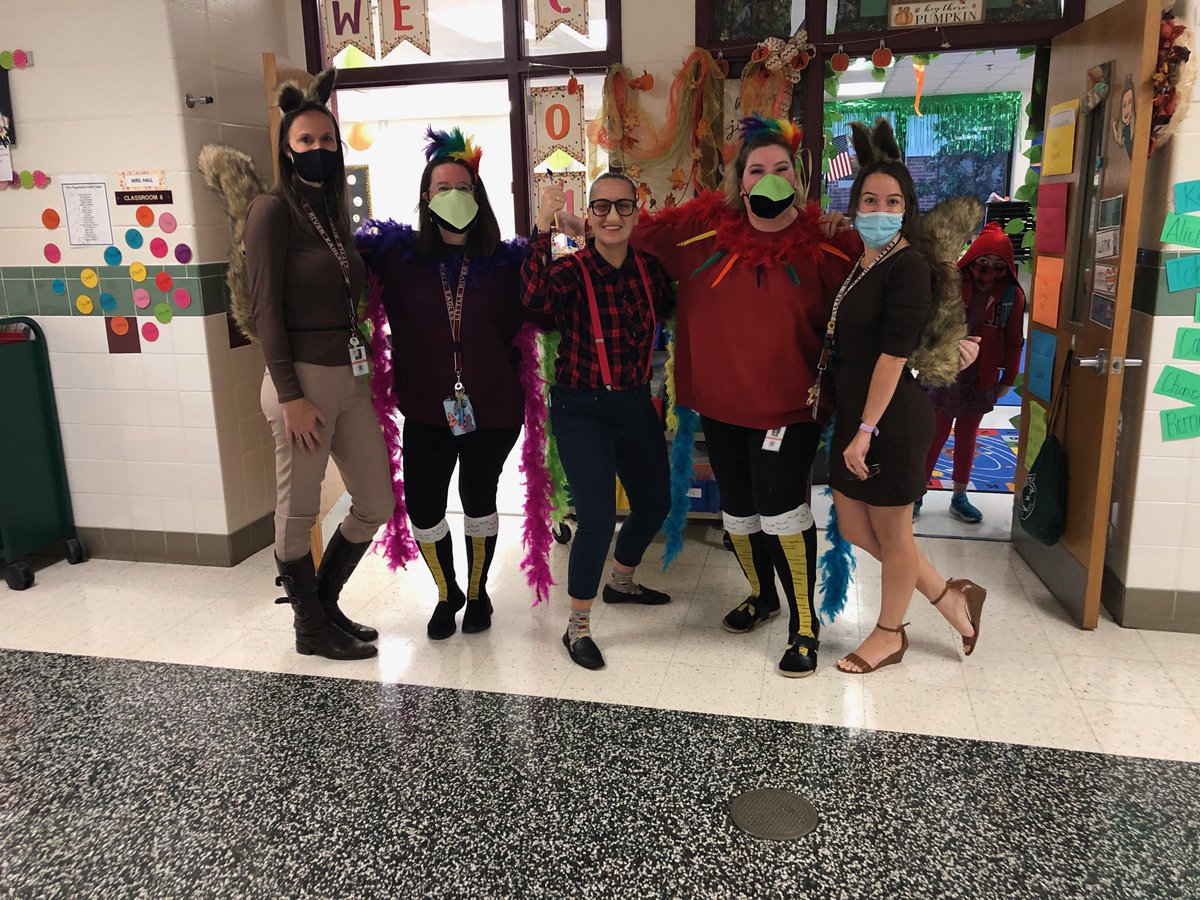 Having fun on Book Character Day! #thosedarnsquirrels <a href="/LittleRiverLCPS/">Little River ES</a>