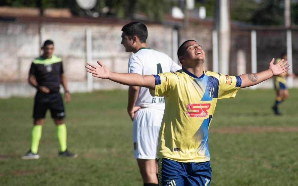 MisionesOpina's tweet photo. Con un 8-1 de Mitre a Guacurarí, la Liga Posadeña vivió una tarde llena de goles 
https://t.co/3B87cGJjRz @MitrePosadas @CGuacurari https://t.co/m9YYTPZMIo