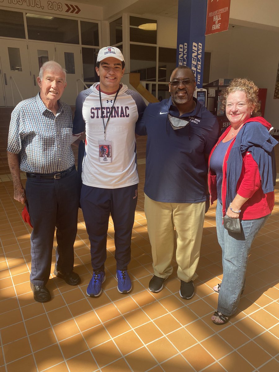 I am bless to announce I have received my 2nd offer from <a href="/StonyBrookFB/">Stony Brook Football</a>! #HOWL🐺 <a href="/StepinacSports/">Stepinac Athletics</a> <a href="/TRENCHBULLY52/">Coach Johnson</a> <a href="/Coach_Hatch/">Patrick Hatch</a> <a href="/FBCoachCollins/">Bryan Collins</a> <a href="/Coach_Priore/">Chuck Priore</a> <a href="/okingcoach/">Coach Omar King</a> <a href="/alexgleitman/">Alex Gleitman</a> @lohudinsider @ShawnB_247 <a href="/NYCHSFL/">NYCHSFL</a> <a href="/KDJmedia1/">Kevin Devaney Jr.</a> <a href="/prospectnys/">Prospect NYS</a>