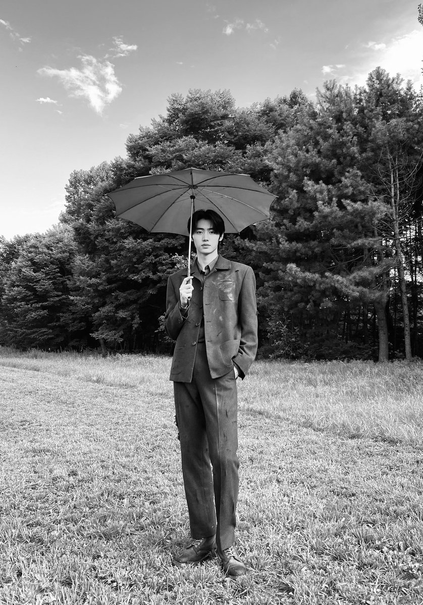 keeperfect's tweet image. feels like exile concept photo sunghoon version 😩