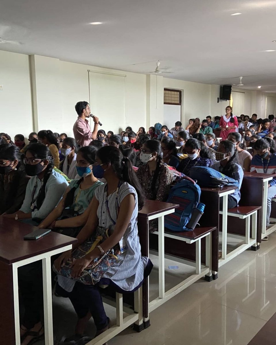 FssugGlug's tweet photo. A session on Software Freedom for CMREC, Ece 2nd years was conducted on 27 Oct, by FSSUG Glug.
@SwechaFSMI https://t.co/QoKyApZNXq