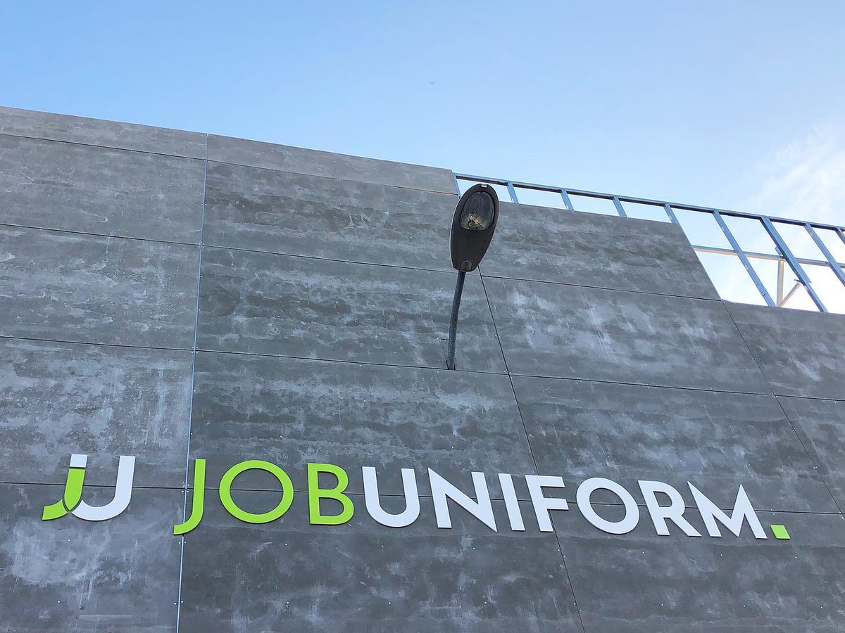 Comimagine's tweet photo. Instalación completada para la mueva sede de la empresa malagueña JobUniform que pronto abrirá sus puertas 🥳
¡Mucho éxito!
❤️👨🏻‍🔧🧑🏾‍🏭👨🏽‍🌾👩🏼‍🍳👷🏾👨🏼‍🚒

#JobUniform #Málaga #Instalaciones #branding #aplicaciones #identidadvisual #diseño #producción #style #uniformesprofesionales https://t.co/tzG3ygCimg