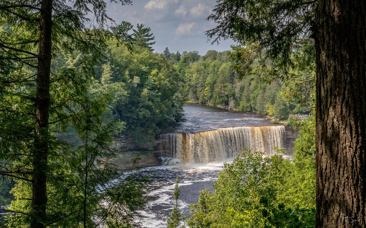 m_r_soper's tweet photo. U.P. Magnificence | Upper Tahquamenon Falls
...
#waterfall #waterfallsofinstagram #tahquamenonfalls #taquamenonfallsstatepark #michiganstateparks #upperpeninsula #photographersoftheup #puremichigan #nikonnofilter https://t.co/oXFYLiO0gM