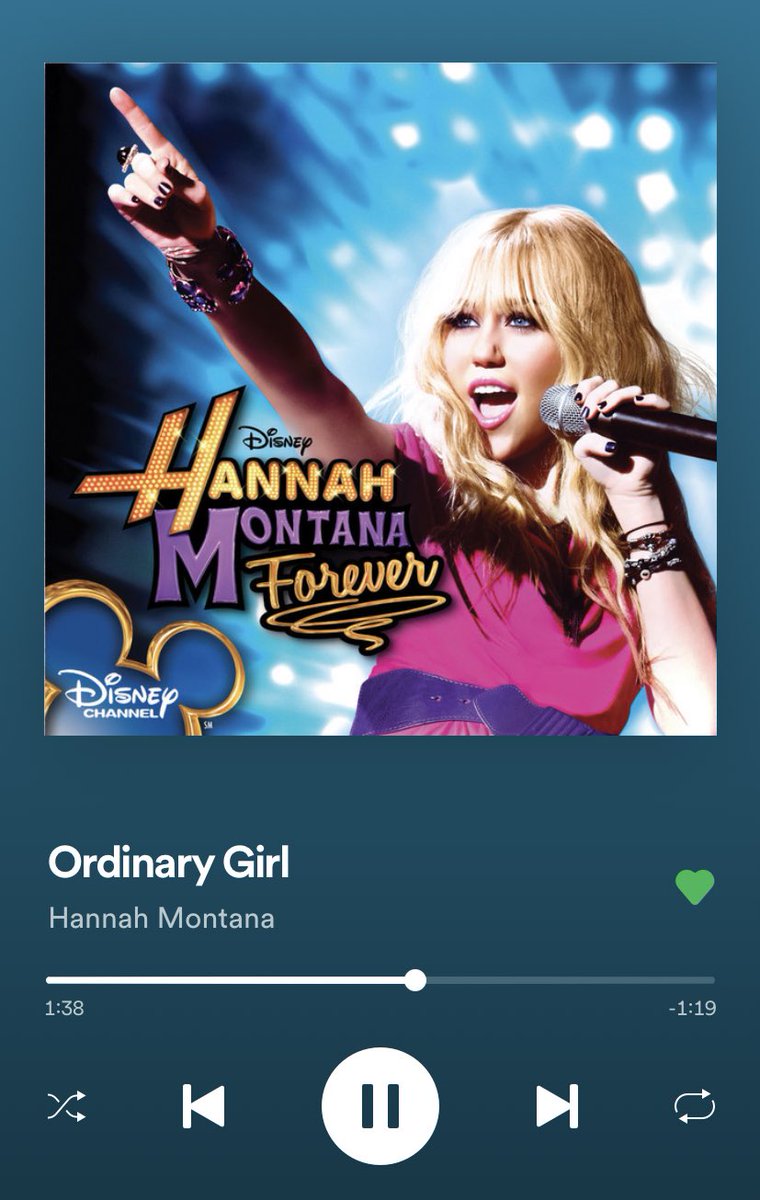 plasticheartsh's tweet photo. me at the gym                        my airpods https://t.co/zlksRkZkHT