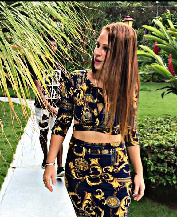 ZottiKiller's tweet photo. Tantas son las cosas que quiero si estoy contigo que no van a haber rosas que pinten de rosa el vino...❤🍷
#SiguemeYTeSigo 
#AmordeOtroMundo 
#SiguemeYTeSigoDeVuelta 
#FolloForFolloBack 
#follo4folloback https://t.co/cbqIAOt3DQ