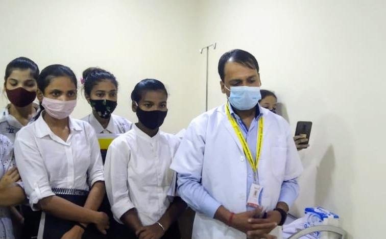 StarEduOfficial's tweet photo. Our Anand Parbat, #GDA Batch #students are getting practical training at Janta X-Ray. The topic was "How to check #BloodPressure". They learned the process by using manual #Sphygmomanometer.
This #PracticalActivity will deepen the student's Theoretical knowledge. https://t.co/WXosTRDT87