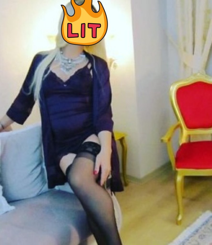 maide_tanr's tweet photo. #lüleburgaz “Ne içimdeki sokaklara sığabildim. Ne de dışardaki dünyaya.” https://t.co/h8yAbdNSZM