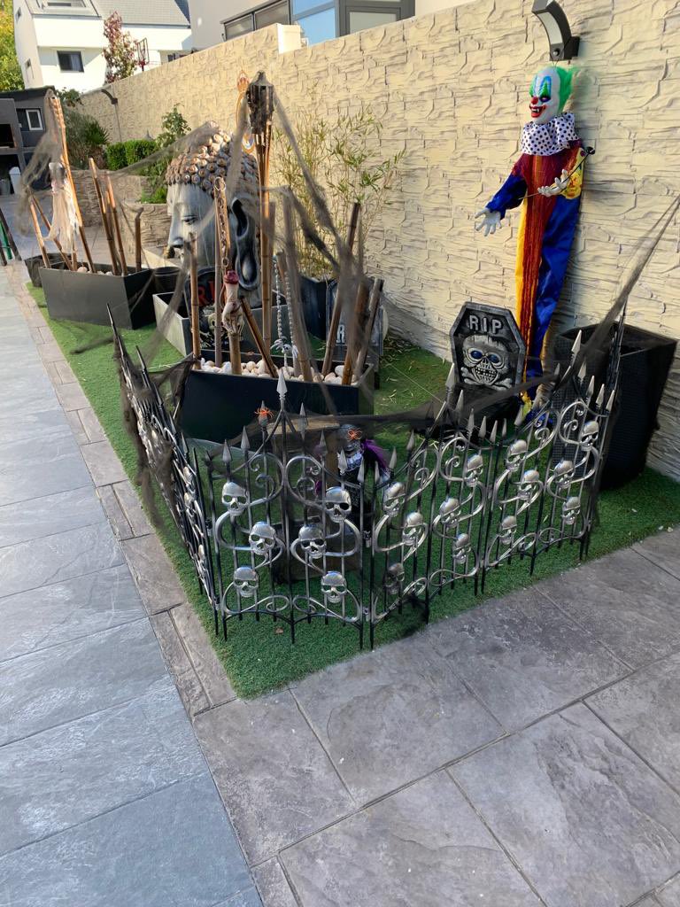 AlmaSck's tweet photo. Buenos días yo aquí decorando mi casa de haloween 😘 para todas, que seáis muy felices guapas https://t.co/X5cOqOrXgN