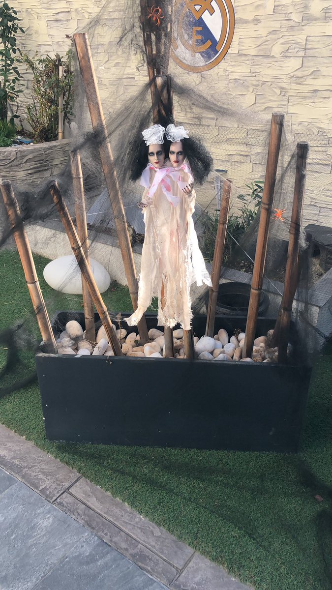 AlmaSck's tweet photo. Buenos días yo aquí decorando mi casa de haloween 😘 para todas, que seáis muy felices guapas https://t.co/X5cOqOrXgN