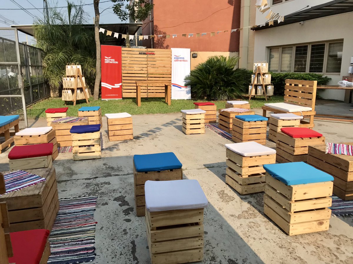 lagianellapy's tweet photo. Brindis por los #20Años de Express Alimentos 🤩
.
Siempre lo más gratificante es que los clientes nos vuelvan a llamar ❤️
.
Gracias por la confianza de siempre!
.
#LaGianella https://t.co/gjPGkwgDdn