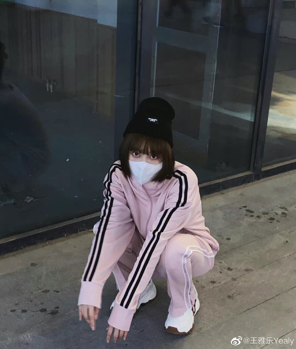 foryaleth's tweet photo. [ 📸 ] 211027 王雅乐Yealy weibo update

ความสุขสีชมพู

🔗 https://t.co/OSM5lTi2TK

#WangYale #王雅乐 #왕야러 #หวังหย่าเล่อ 𓈒 https://t.co/KdOsibzTeK
