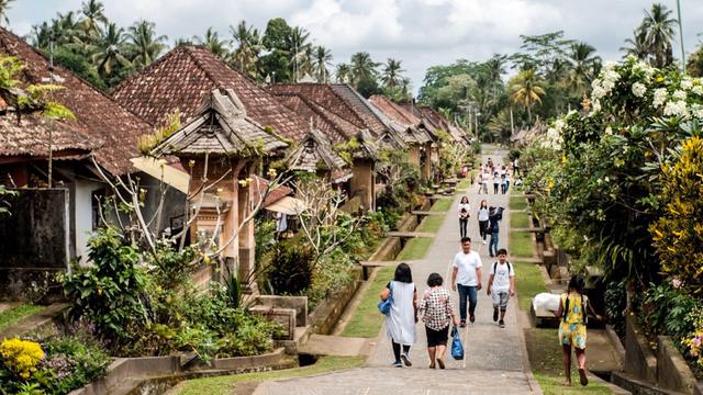 ZaldiApril's tweet photo. #Kebangkitan Desa Wisata
@jokowi 
@halimiskandarnu 
@imansyukri 
@malik_haramain 
@yusradaridesa 
@taufikmadjid 
@DodiShawana 
@tppkemendes 
@TPPIRiau14 https://t.co/qFbcFCT0cz