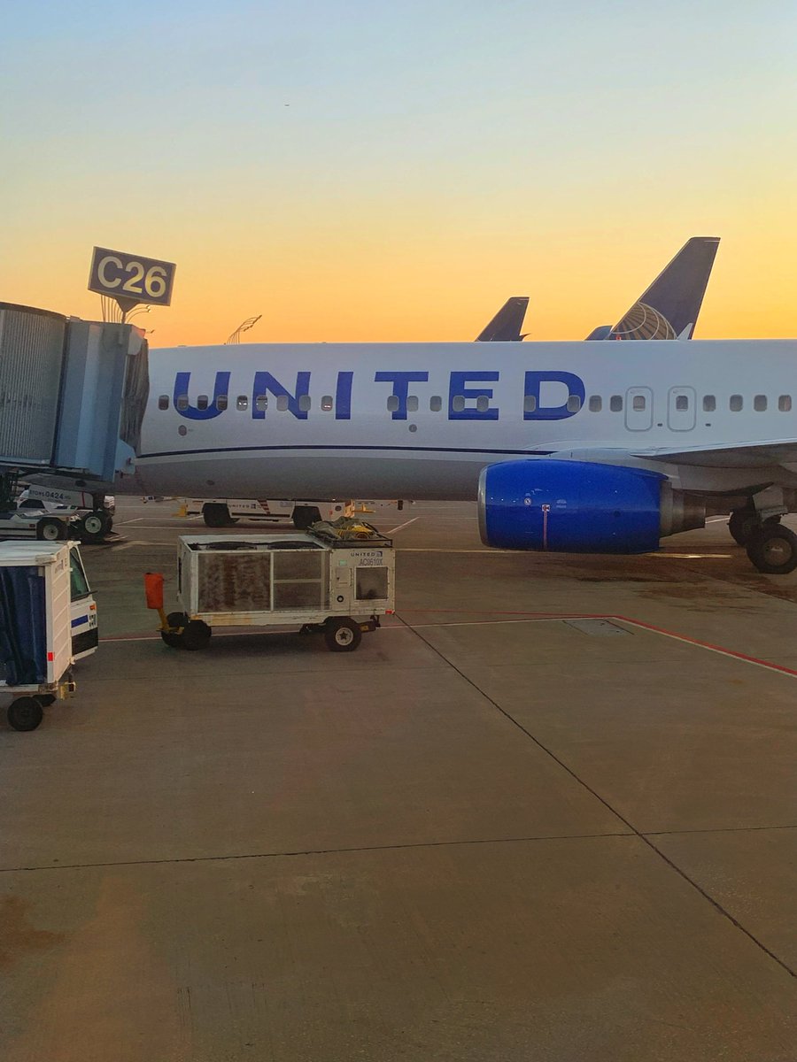 Time to #flythefriendlyskies <a href="/united/">United Airlines</a>
