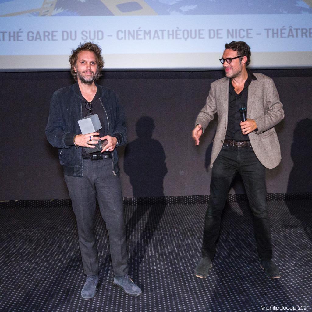 FestCineRoman's tweet photo. Florian Zeller le lauréat de la meilleure adaptation cinématographique pour « the father » Bravo ! 

#cineroman #cinema #nice #ilovenice https://t.co/wnUNi2jDtH