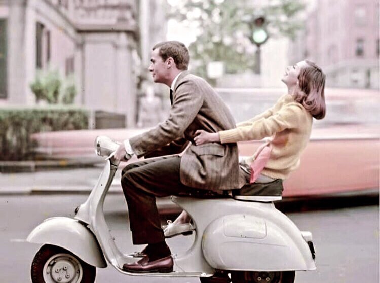 priantino's tweet photo. Iklan pada jamannya poto 1 vespa vna, poto 2 vespa vgla dan vespa vna #vespa #vespavnb1 #vespavnb2 #vespavna #vespavna2 #vespavgla #piaggio https://t.co/g6HLNOynTJ