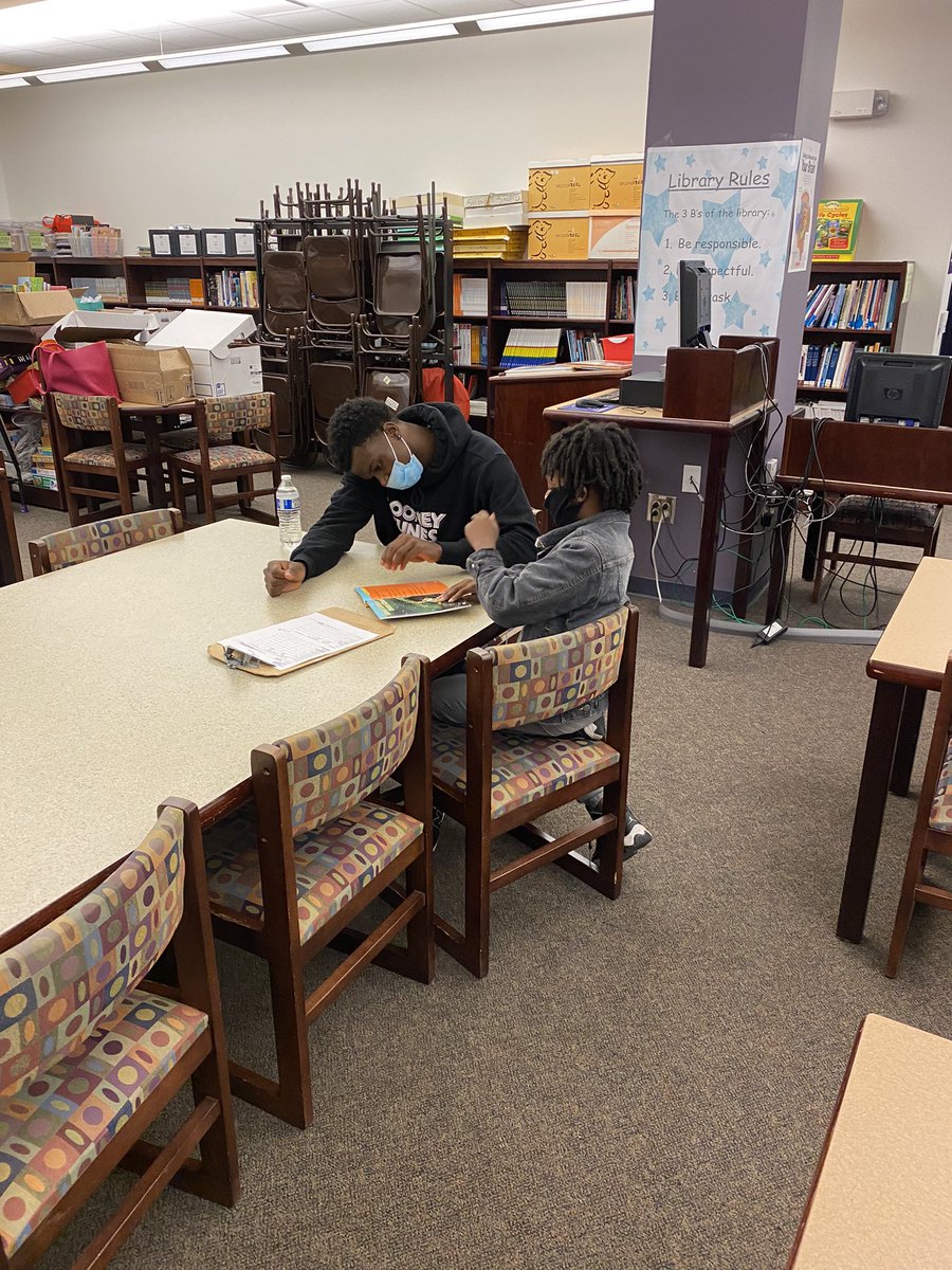 CoachBJ14's tweet photo. Readers are Leaders! @SnipesAcademy https://t.co/DCwfFZrc3X