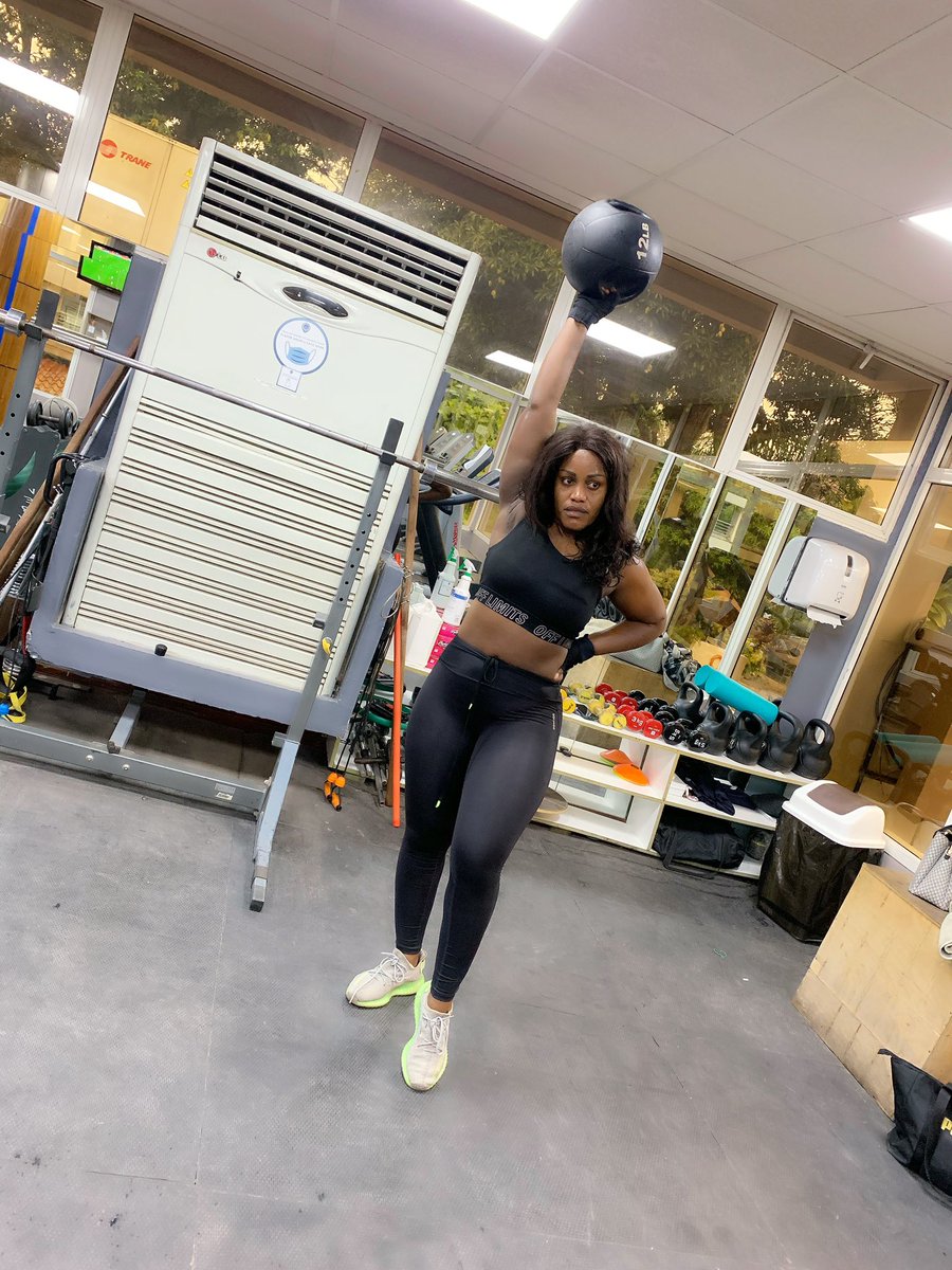 dadamukuzo's tweet photo. Le sport ne permet pas uniquement de perdre du poids mais aussi, par ex d récupérer une certaine mobilité articulaire ou encore de l'autonomie.Le sport permet par ailleurs de réduire les risques de maladies cardio-vasculaires ou encore d'éviter l'obésité et le diabète @Dnsport2 https://t.co/RRUmTjnQdL