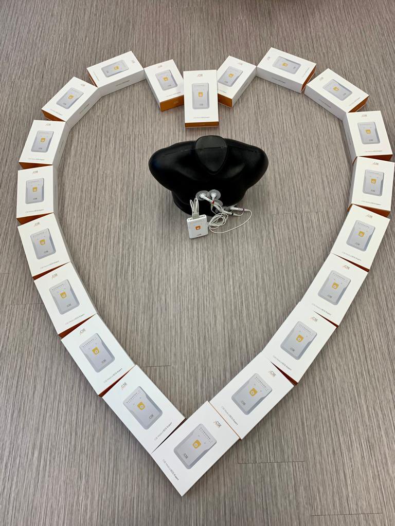 MedboxSal's tweet photo. When You Want to Propose! 

Get @MedicalCSE - @MedboxSal ECG and do it from Heart to Heart. ❤️

Specially if She/He is a Cardiologist. https://t.co/VkbD2c5Cqj