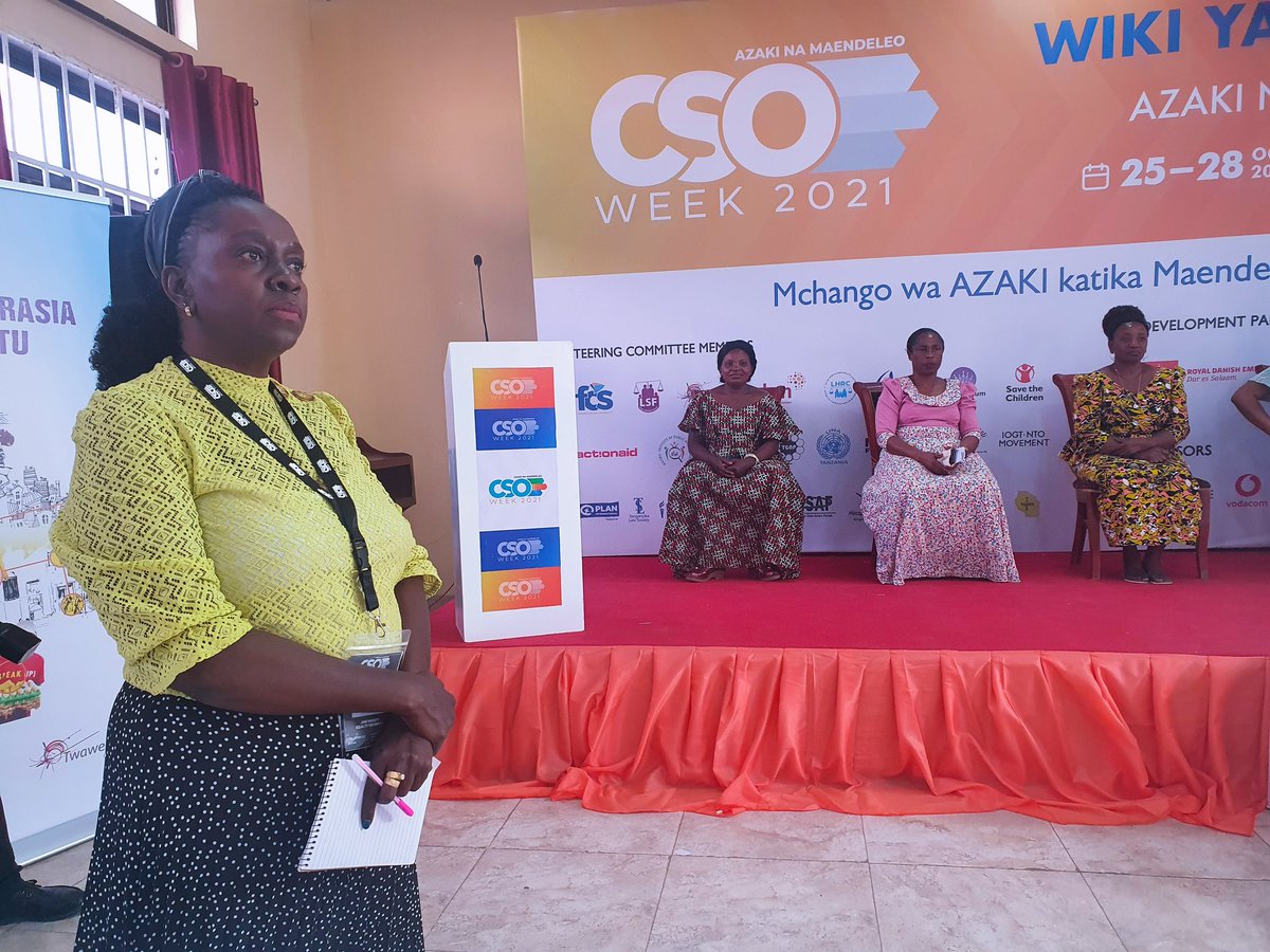 Twaweza_NiSisi's tweet photo. Sisi Azaki ni nyenzo tu ya kufikia mabadiliko. Lakini watu wanaoleta mabadiliko hayo ni wanawake wenyewe - Jane Magigita, EFG.
#VoicesOfPower 
#ChangeNiSisi 
#CSOWeek2021 https://t.co/Cr1ecvcGur