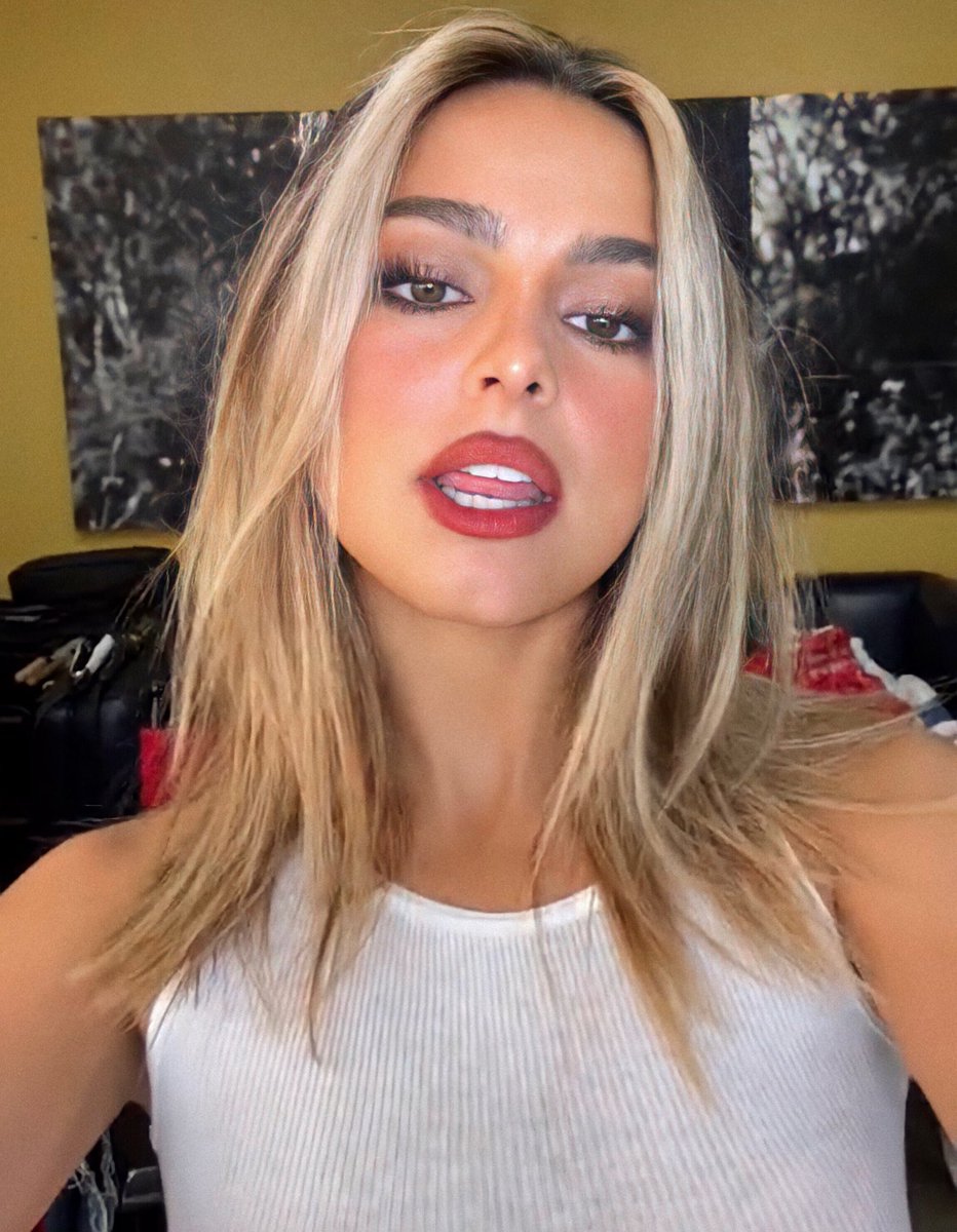 addisraee's tweet photo. addison rae is so perfect https://t.co/xMbfZWb1z9