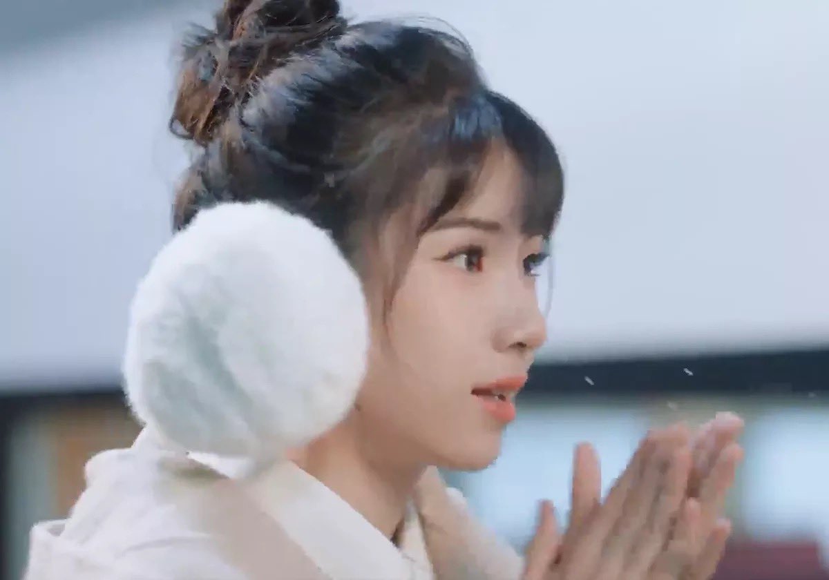 【原创MV来了！】2022年2月4日，第24届冬奥会将在国家体育场开幕。北京将成为世界上首个既举办过夏季奥运会，又将举办冬季奥运会的“双奥之城”。在北京冬奥会倒计时百天之际，新华社推出原创英文MV：You Are The Miracle《你就是奇迹》。网友：Welcome to Beijing via 沧海艺鼠