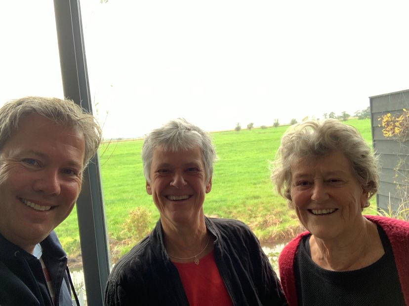 drsDannydeVries's tweet photo. Het was een mooi en interessant gesprek! Onbegrip en onduidelijkheid gelukkig uit de weg geholpen 😀 #regenboogontbijt #lhbti #ijsselbode En nu nieuwe plannen maken. https://t.co/zOFeccJBck