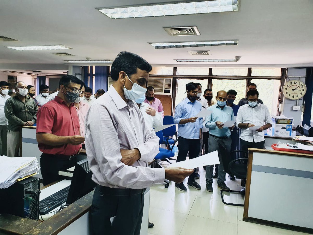 rpodelhi's tweet photo. Central Vigilance Commissioner, @CVCIndia , Shri Suresh N. Patel visited Passport Office, Delhi (RK Puram) today coinciding with the observation of the Vigilance Awareness Week (26 Oct- 01 Nov 2021). 

#SelfReliancewithIntegrity 

@passportsevamea 
@SecySanjay 
@AdhanaIfs https://t.co/Tz5iKOSyZc