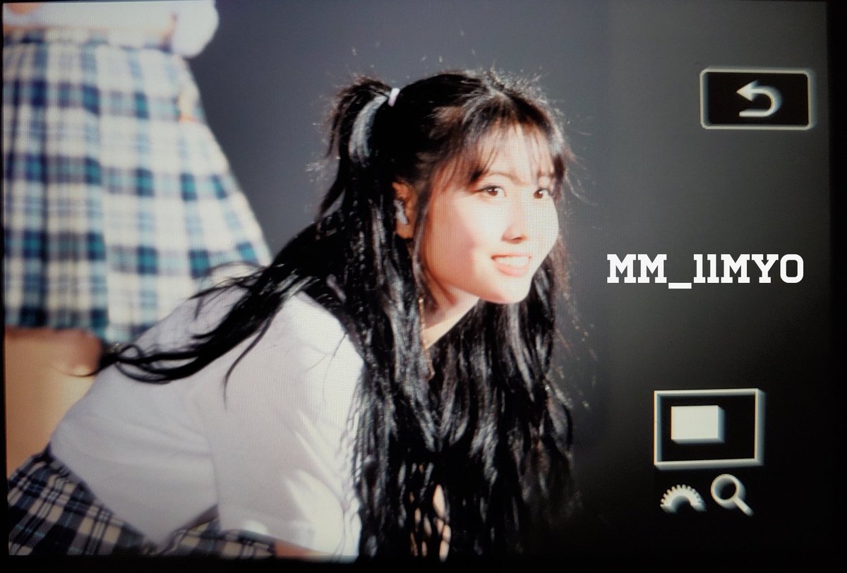 nt_mm_1109's tweet photo. 191027 TWICE LIGHTS

#n년전_오늘의_모모
#MOMO #모모 #モモ
#TWICE #트와이스 https://t.co/70HWbckfxr