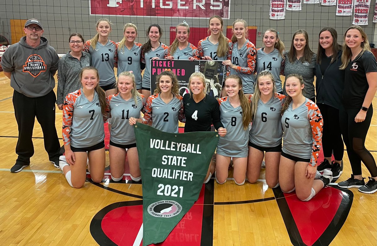craigsesker's tweet photo. Impressive showing last night by the West Delaware volleyball team. They will be in the mix to win state next week. @WestDelawareAD @westdelhs 
#iahsvb https://t.co/losB8X9cd6