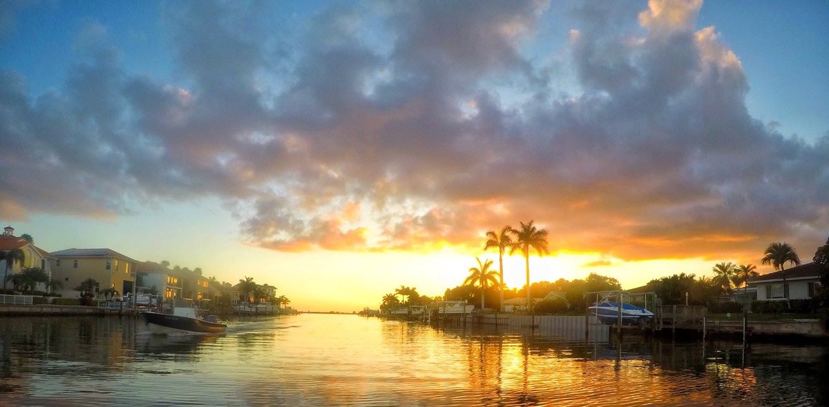 ApartmentHomefl's tweet photo. This charming Old Florida town features brick-paved streets, colorful cottages, and old oaks.17 of the Cheapest US Beach Cities For Retirement In 2021 #AffordableBeachsideLiving #AffordableLiving #LiveCheaplyinFlorida #RetireinFlorida

https://t.co/dstoNEo1Qu https://t.co/sYvCtINULL