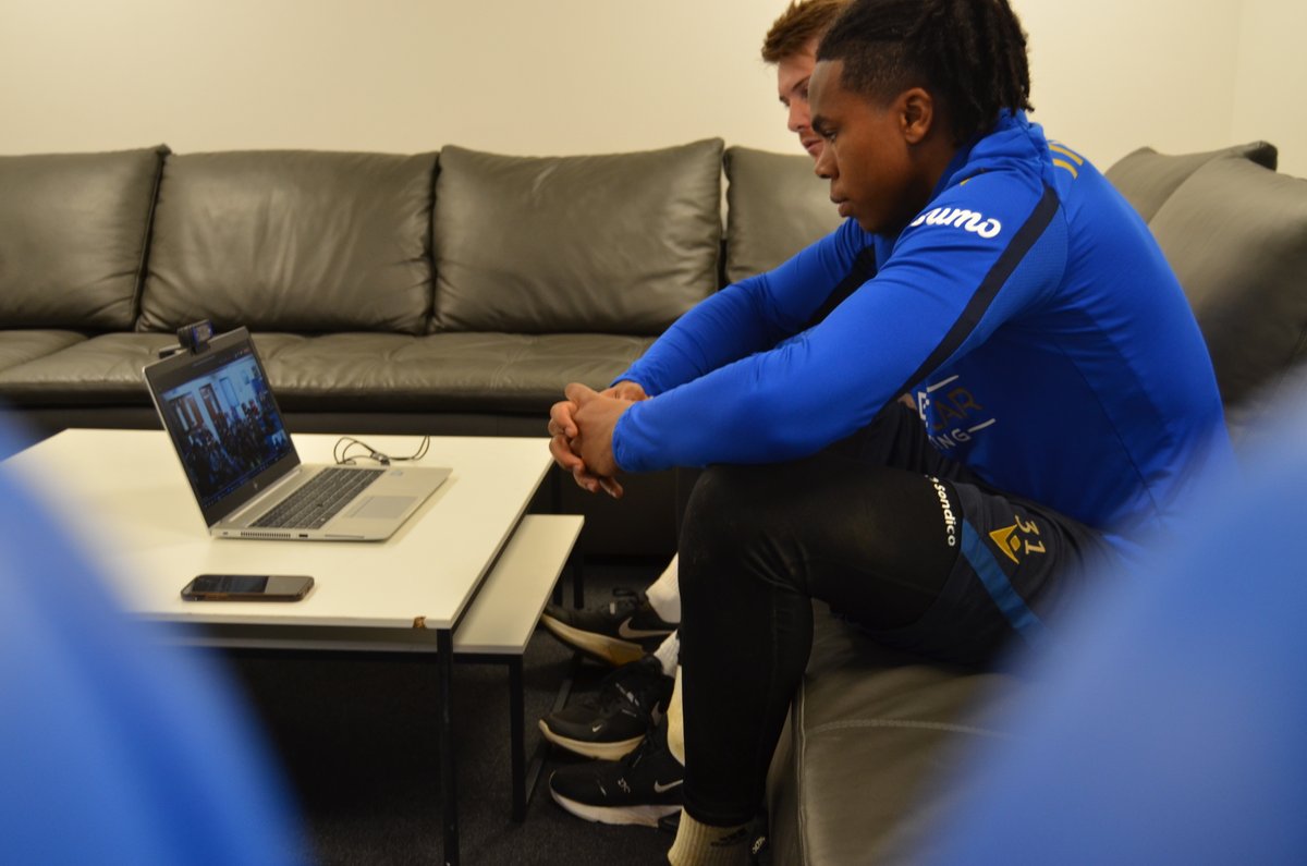 🧤 A couple of 'keepers, inspiring a new generation!

Coniah Boyce-Clarke and Harvey Collins took the time to chat to kids at a half-term Soccer School - sharing their experiences with keen young players! 😊⚽