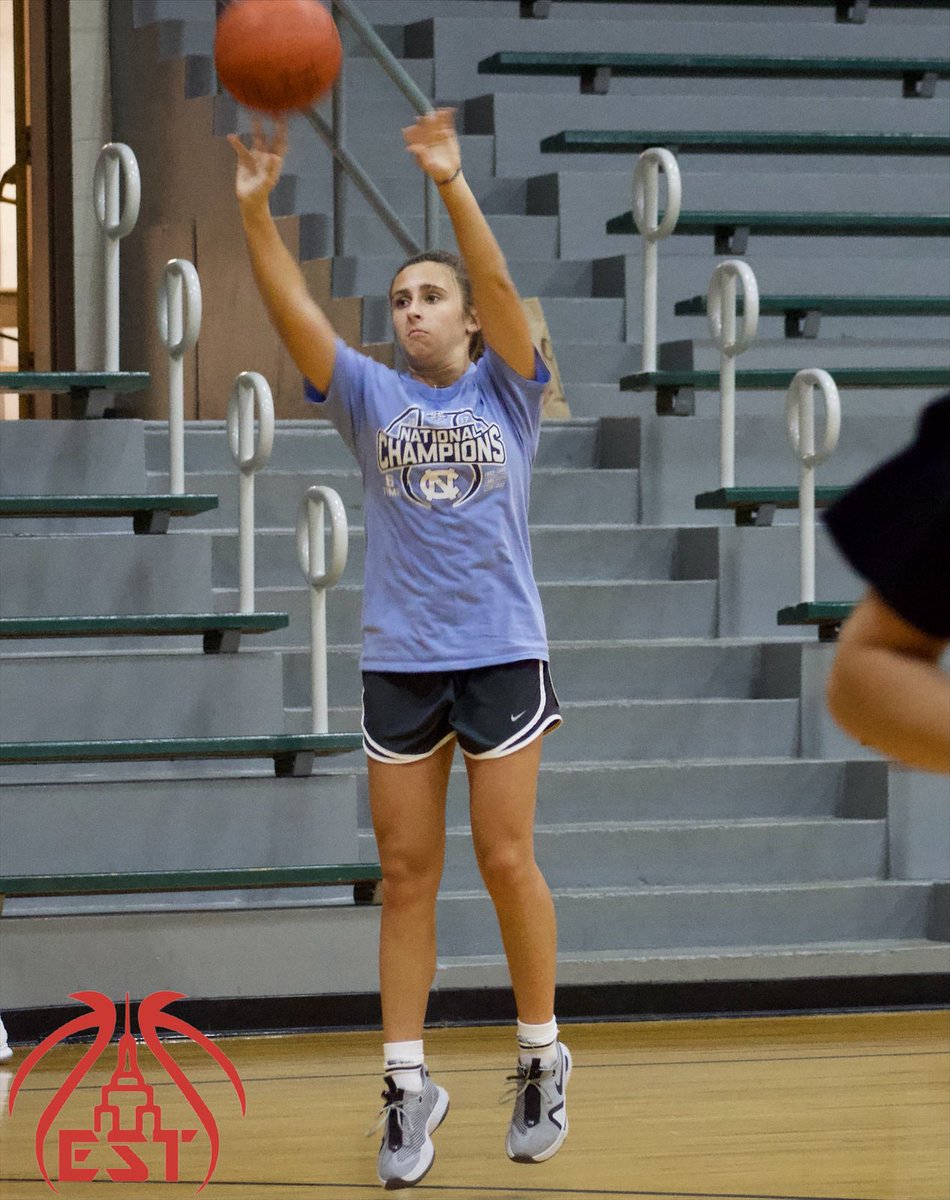 Some two-🏀 work &amp; shots fired to start <a href="/bxtraining/">Rob Baxter</a> fall program workout last night ⬇️ skills &amp; all sorts of situational live action made for a fast-paced, action-packed session. @tigers_ue, <a href="/JCAthletics/">JCAthletics</a>, <a href="/saintsgirlsbas1/">SETON GIRLS BASKETBALL</a>, <a href="/GirlsHorseheads/">Horseheads Girls Basketball</a> represented in this 📸 4-pack 👀