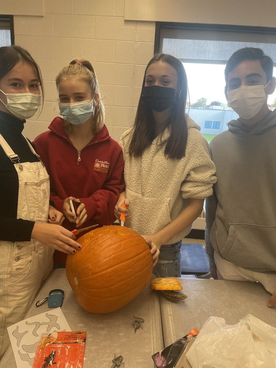 Ms_Hearns's tweet photo. Students from @csschargers carving their pumpkins for Halloween today! Students from our @ISP_HPE program had their first carving experience! https://t.co/RCVy8J0vdu