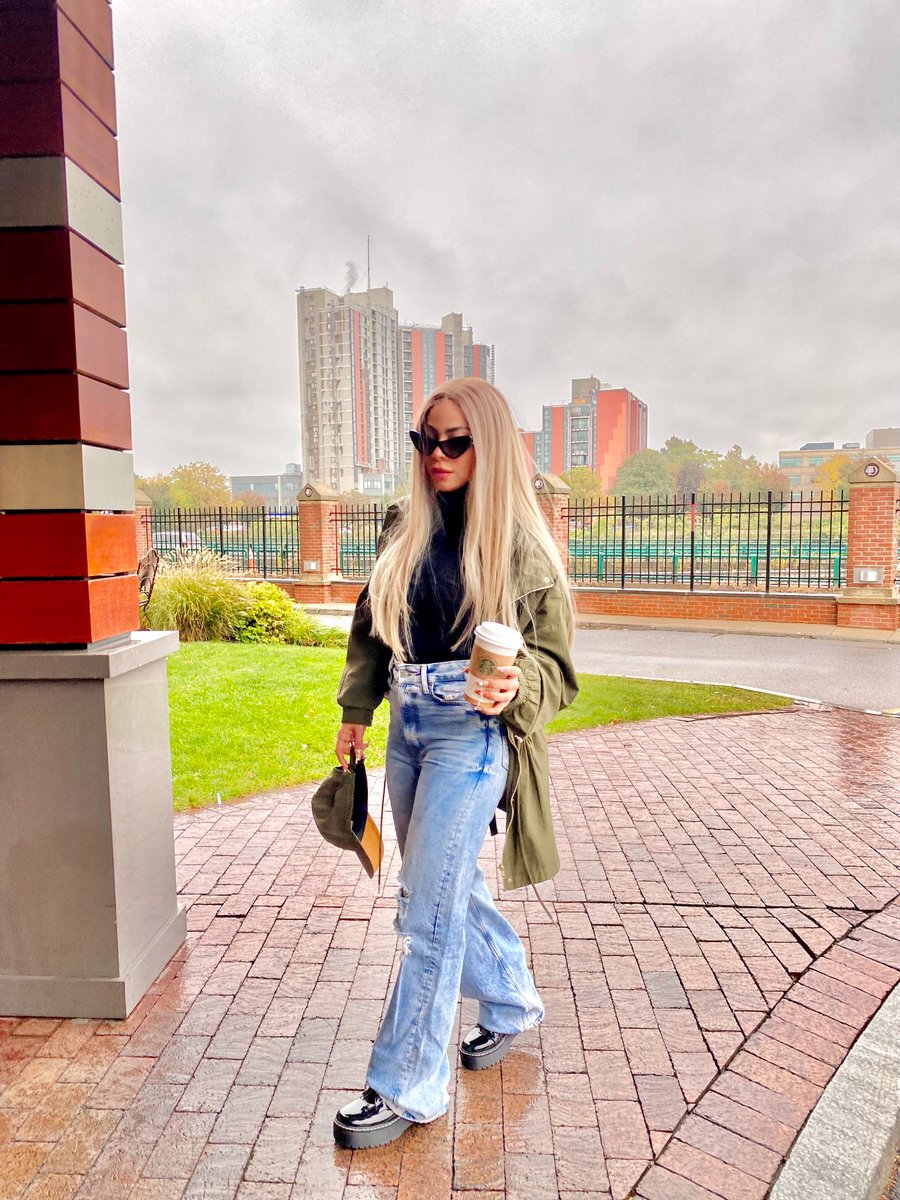 La Materialista 1 tweet media