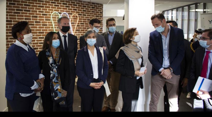 Visite des locaux de la plateforme <a href="/yoopies/">Yoopies</a> qui propose des solutions en matière de garde d'enfants. 
Dans le cadre de l'étude des spécificités militaires du Plan Famille, puisque l'accès à cette plateforme est désormais possible pour les personnels civils et militaires.