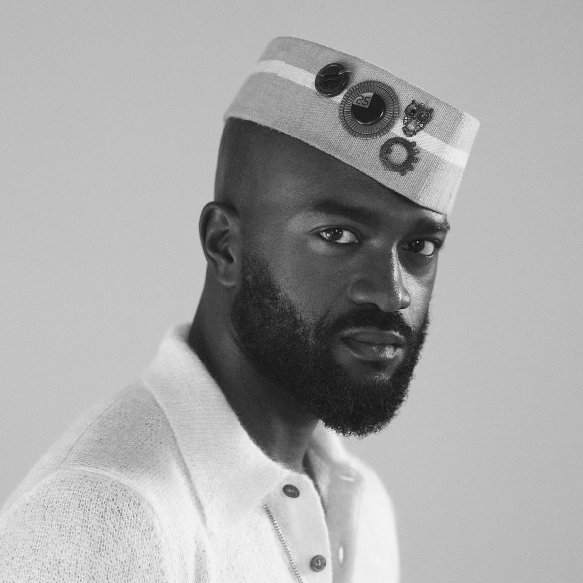 theperfectmag's tweet photo. For #PerfectJoy #BenCobb joined photographer #MarkKean to shoot 11 unique and intriguing London characters. ‘It’s a mix of all ages and backgrounds,’ explains creative director and interviewer Ben Cobb. ‘The result is a joyous celebration of London life.’ https://t.co/hNDoKQaExK